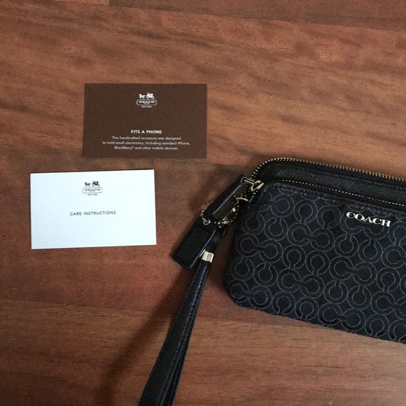 Coach Wristlet - Picture 3 of 3